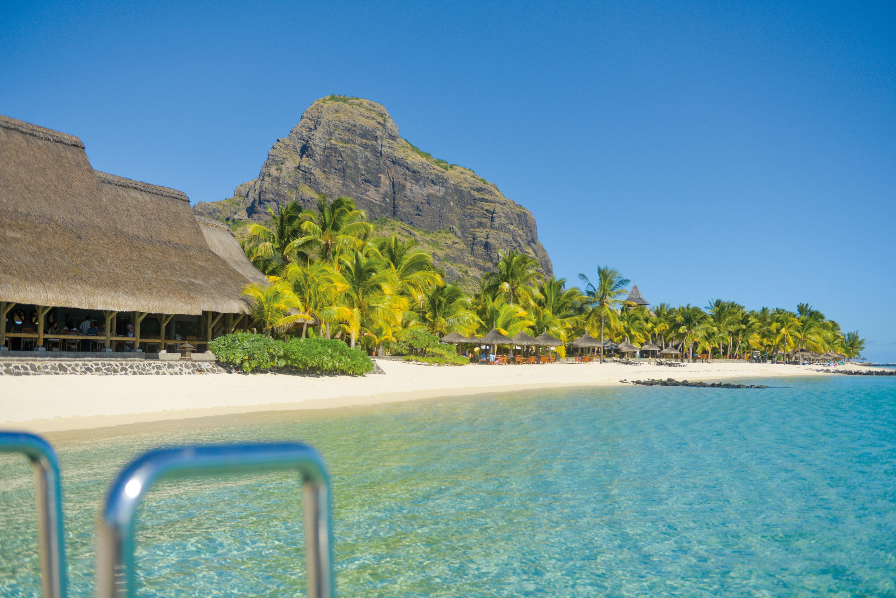 Paradis Beachcomber Golf Resort & Spa Le Morne Bagian luar foto