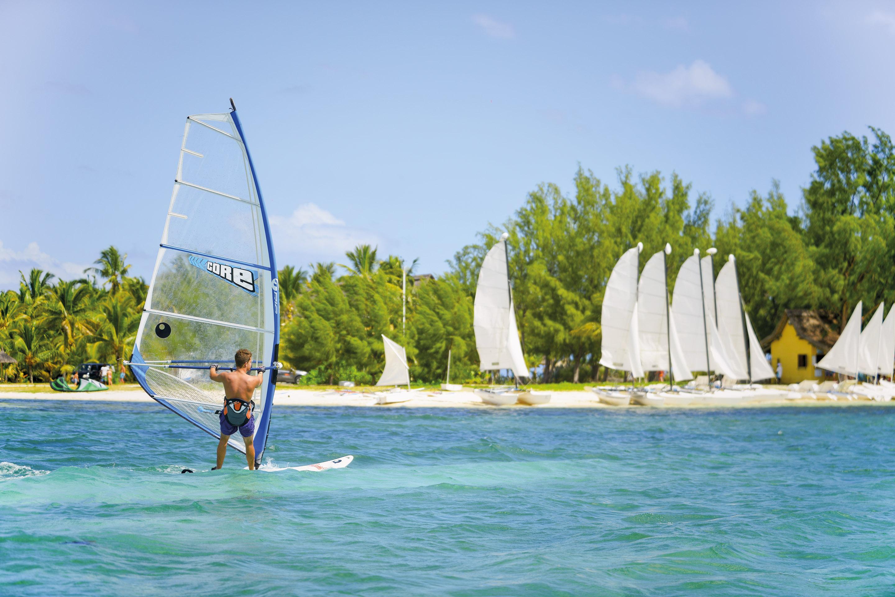 Paradis Beachcomber Golf Resort & Spa Le Morne Bagian luar foto