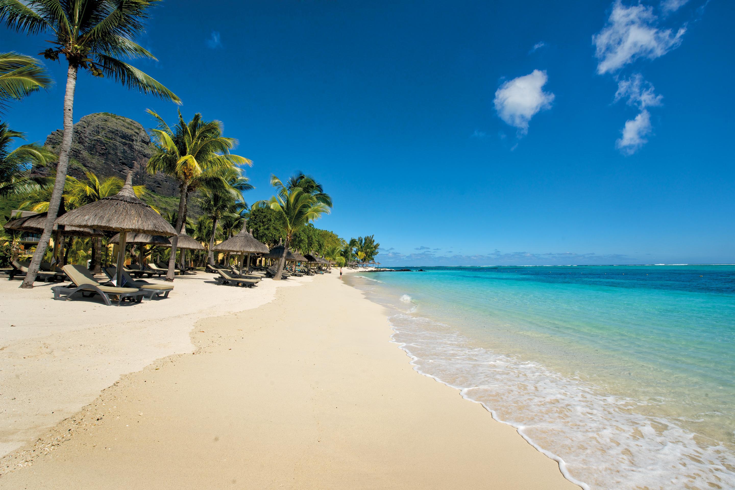 Paradis Beachcomber Golf Resort & Spa Le Morne Bagian luar foto