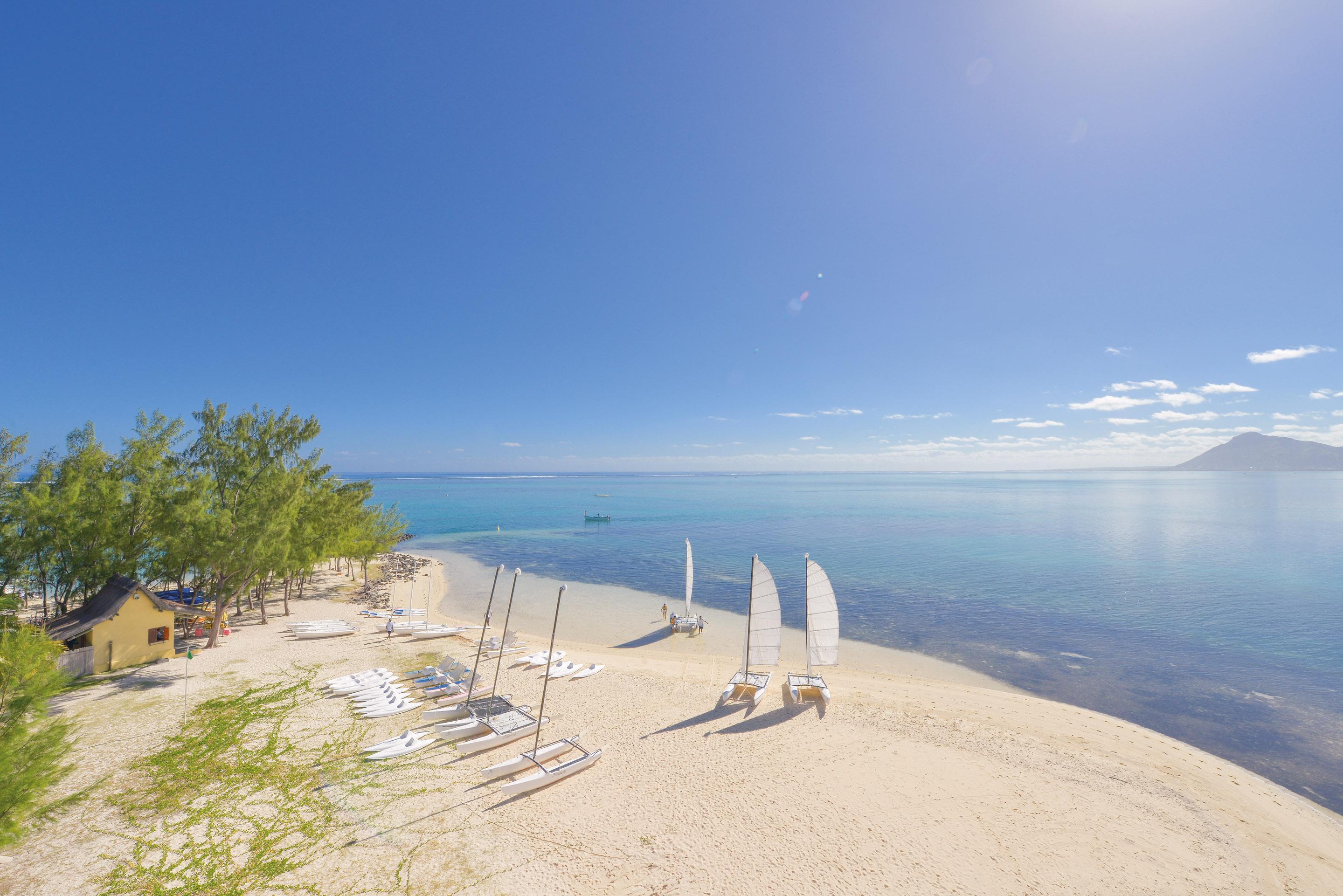 Paradis Beachcomber Golf Resort & Spa Le Morne Bagian luar foto