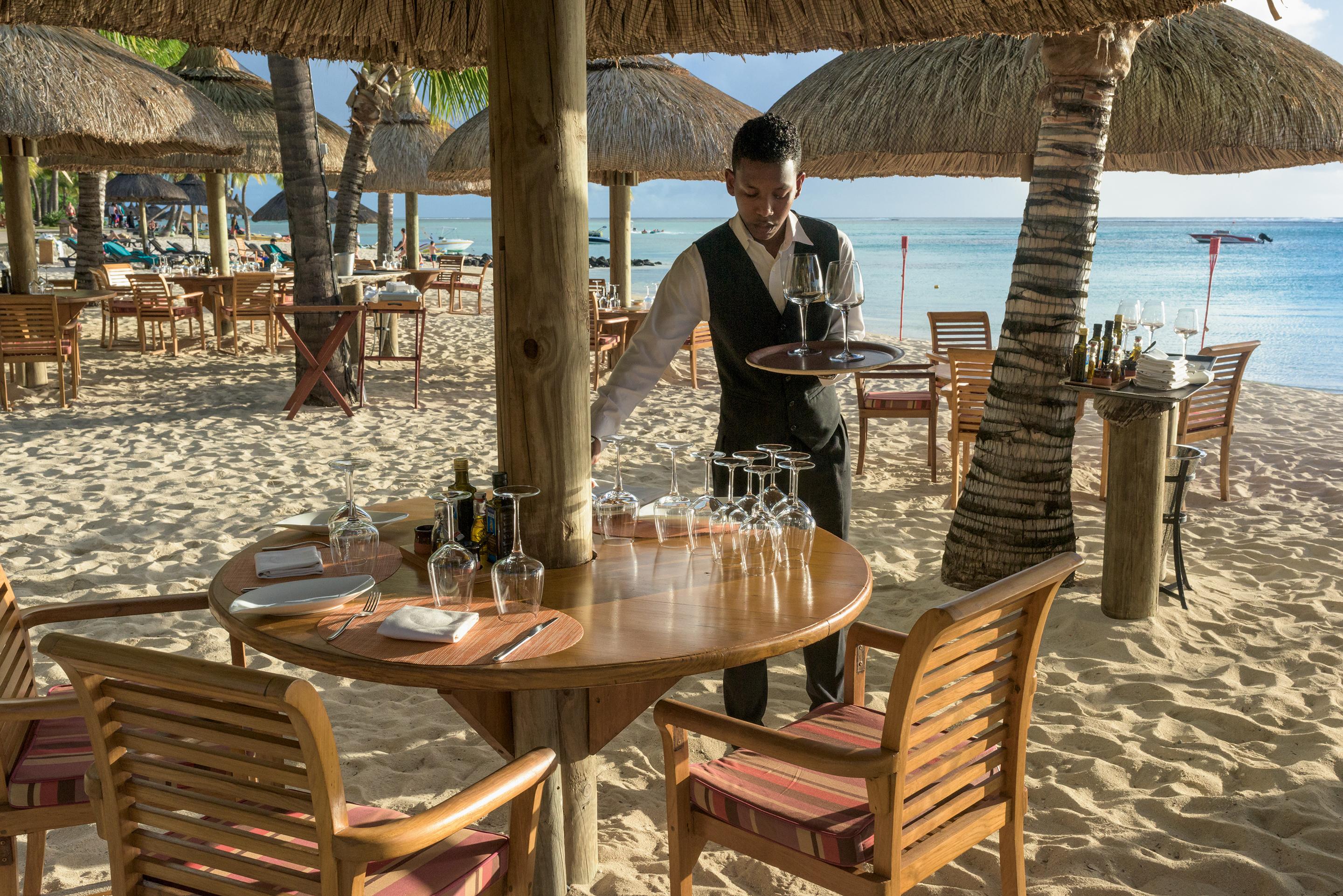 Paradis Beachcomber Golf Resort & Spa Le Morne Bagian luar foto