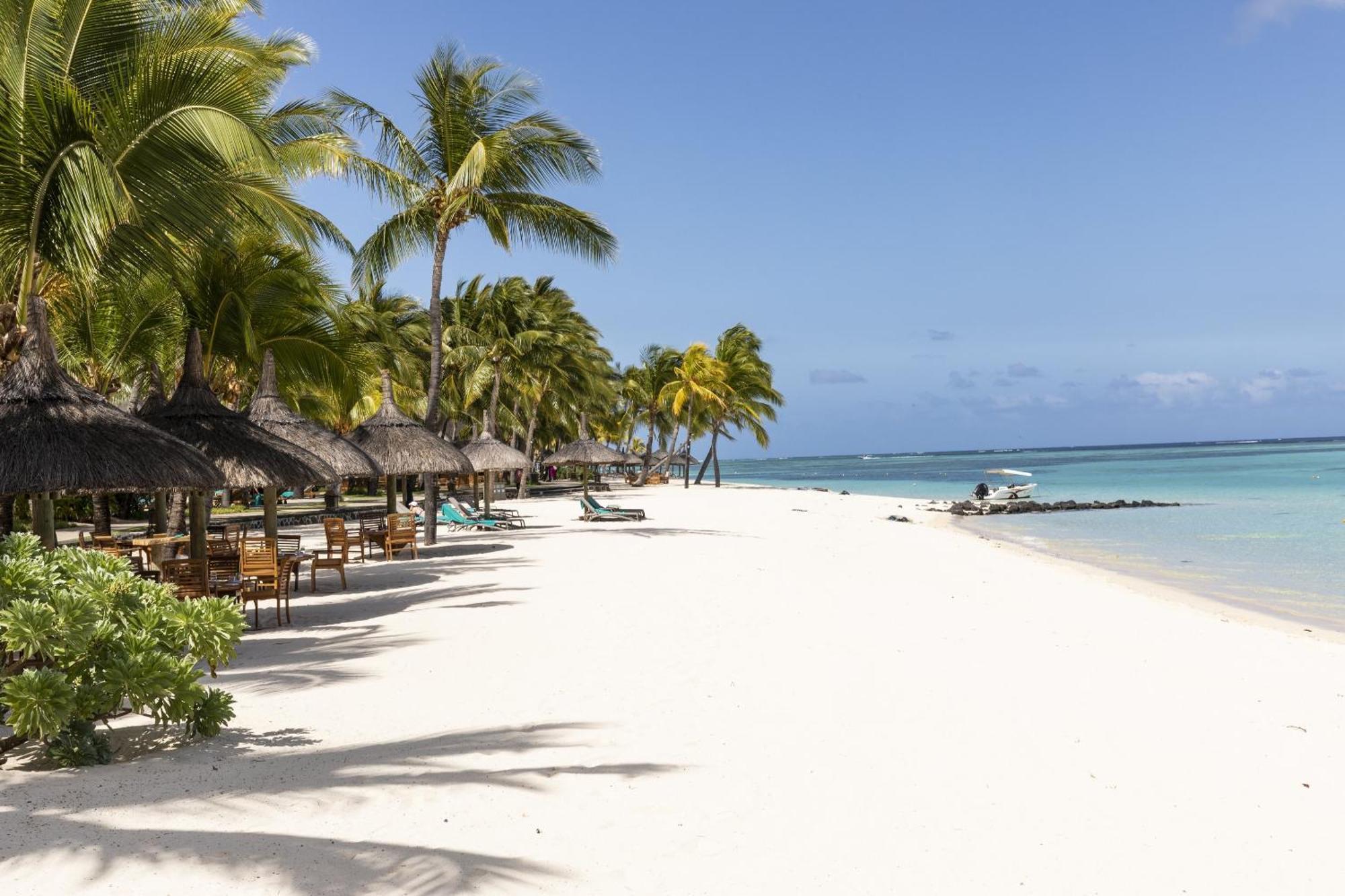Paradis Beachcomber Golf Resort & Spa Le Morne Bagian luar foto