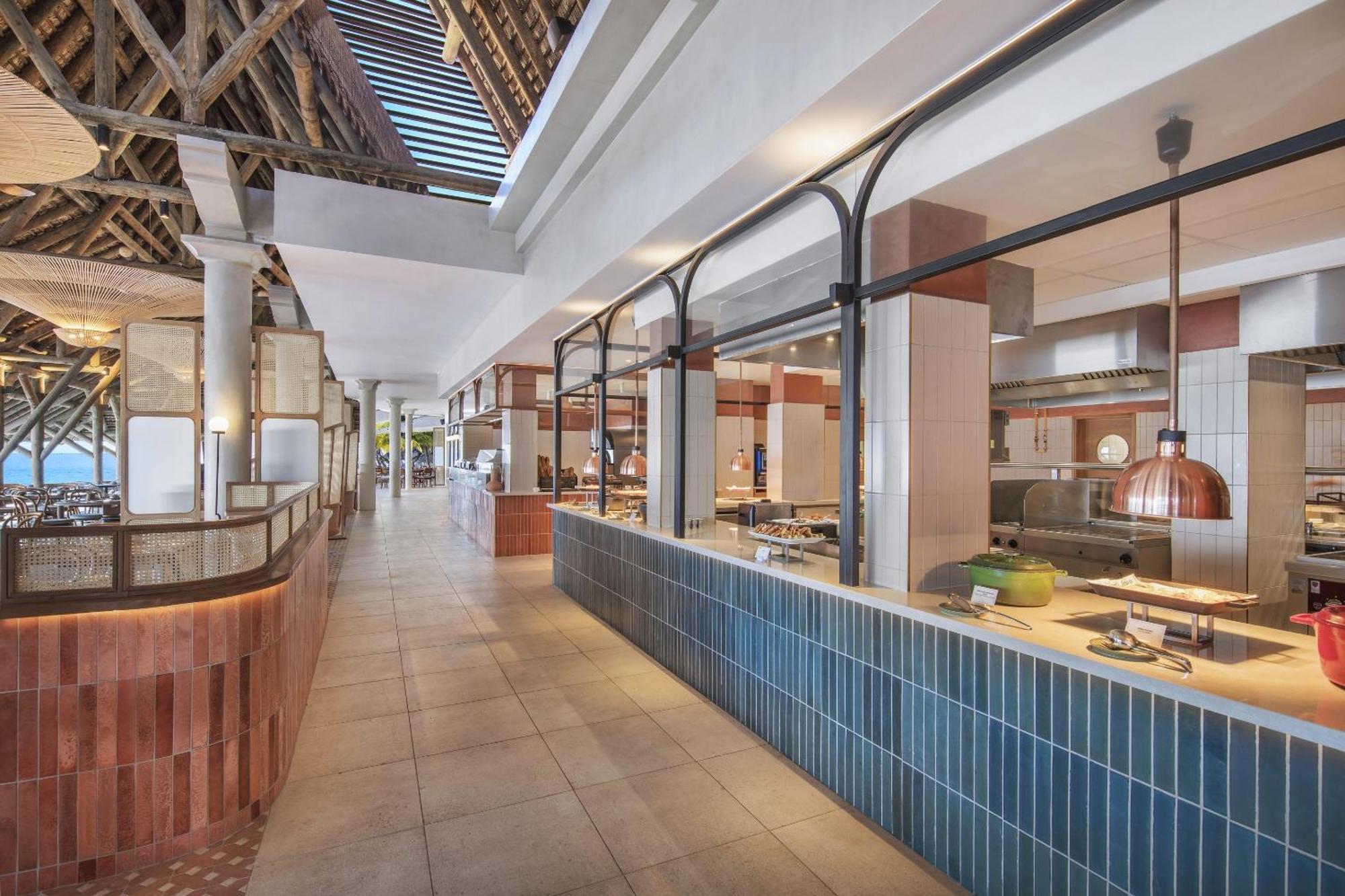 Paradis Beachcomber Golf Resort & Spa Le Morne Bagian luar foto