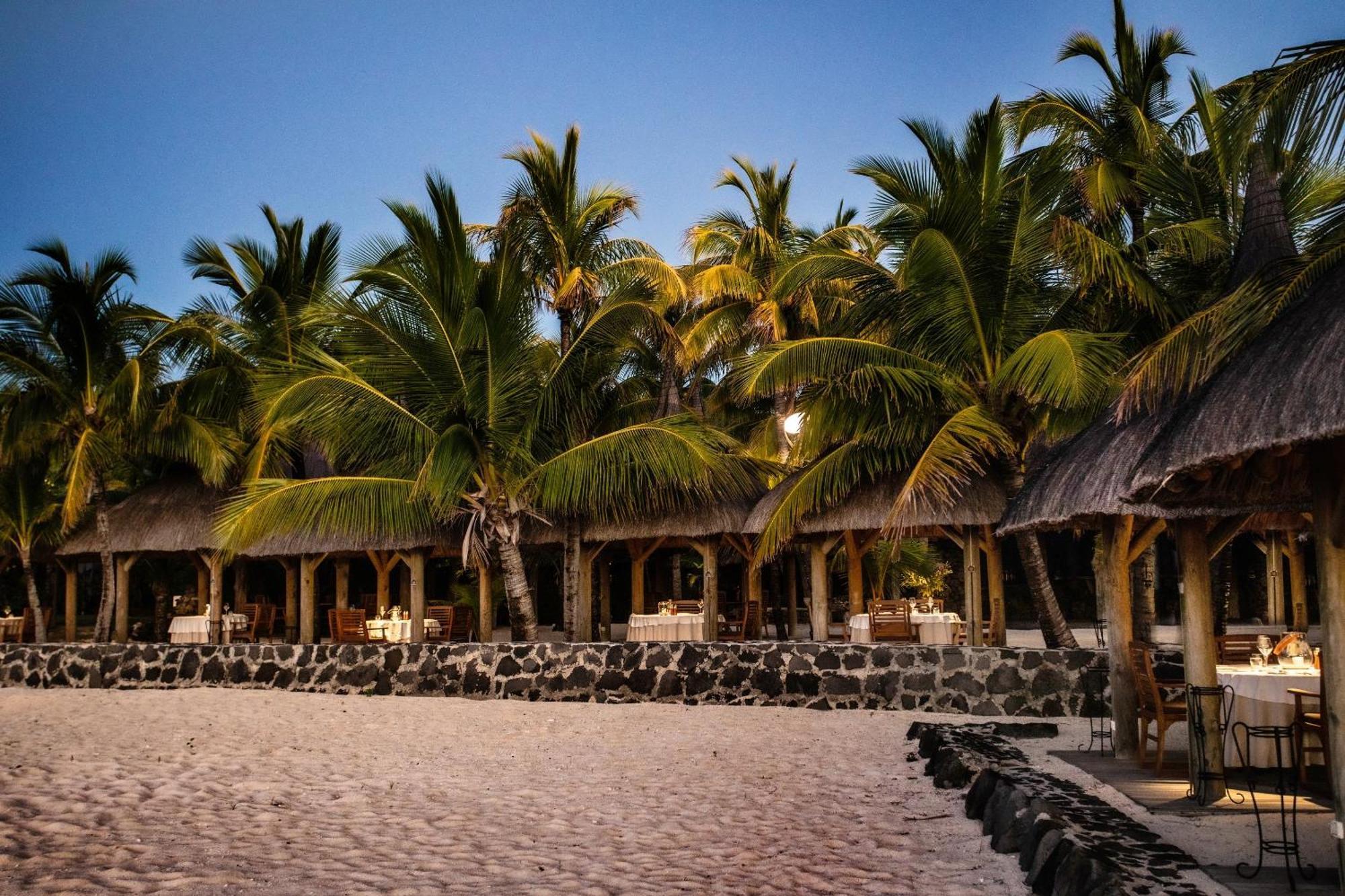 Paradis Beachcomber Golf Resort & Spa Le Morne Bagian luar foto