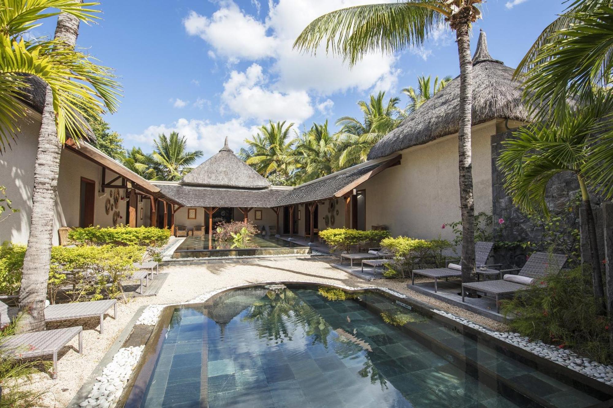 Paradis Beachcomber Golf Resort & Spa Le Morne Bagian luar foto