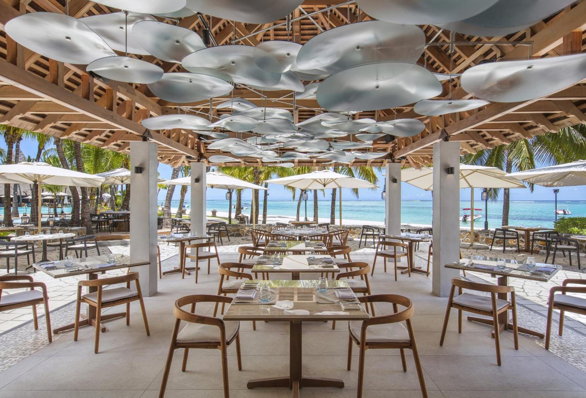 Paradis Beachcomber Golf Resort & Spa Le Morne Bagian luar foto