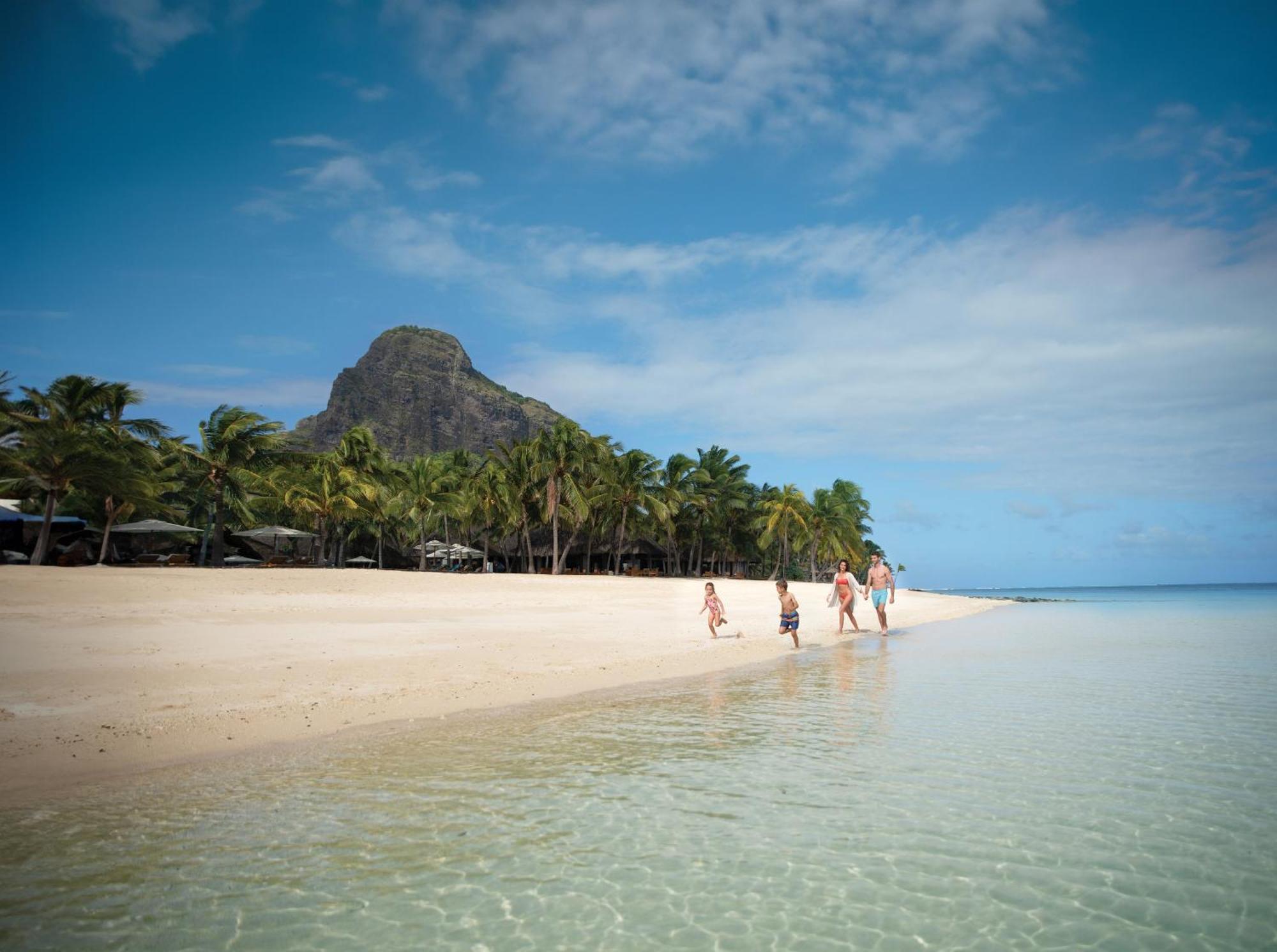 Paradis Beachcomber Golf Resort & Spa Le Morne Bagian luar foto